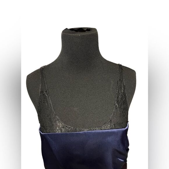 New Alice + Olivia satin and lace dress - Picture 4 of 6